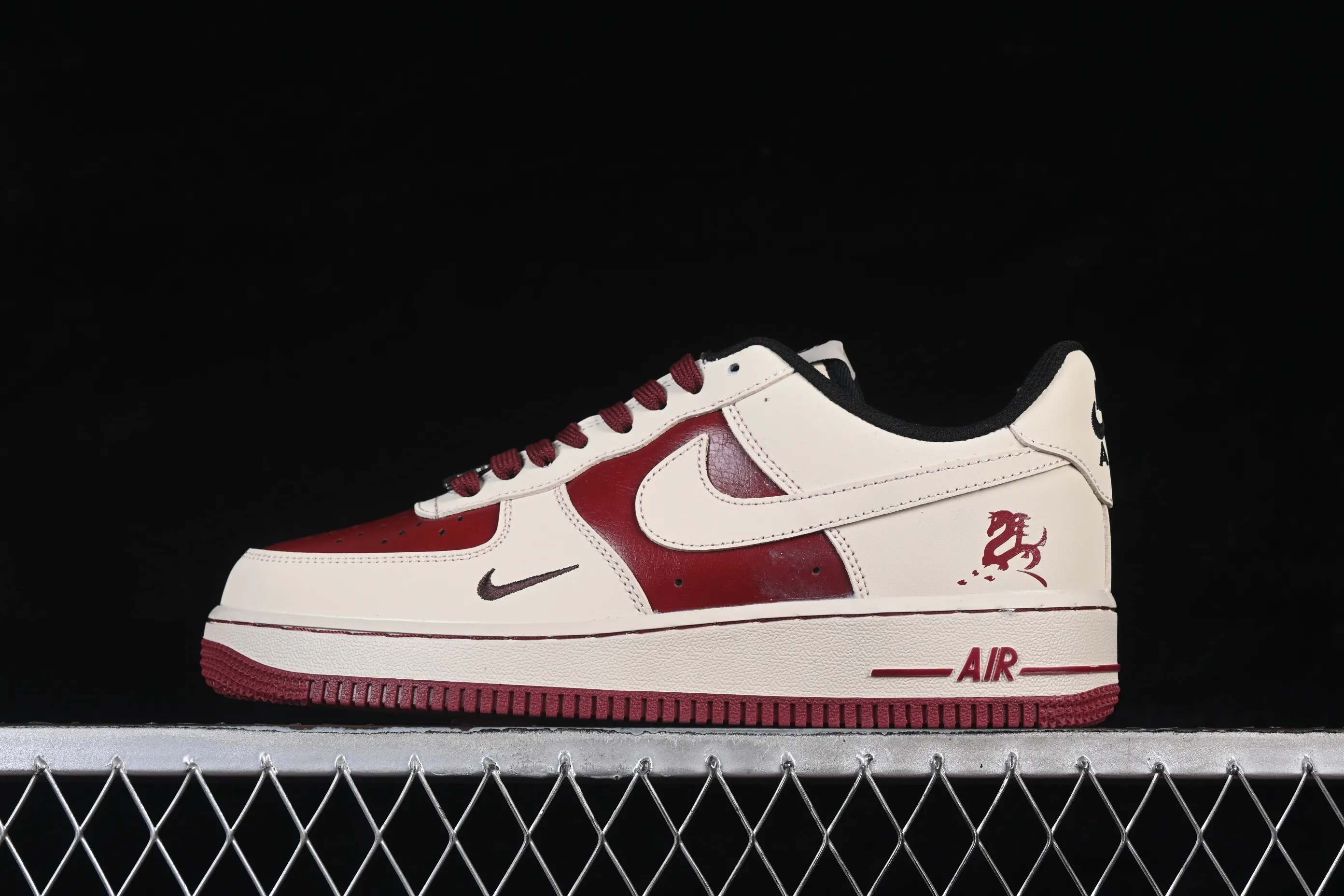 All categories Nk Air Force 1 Air Force series Nk Air Force 1 Low Air Force low-top Nike Air Force 1'07 Low Year of the Horse limited edition Rice-fat rouge Air Force 1 low-top casual sneakers NH0601-514
